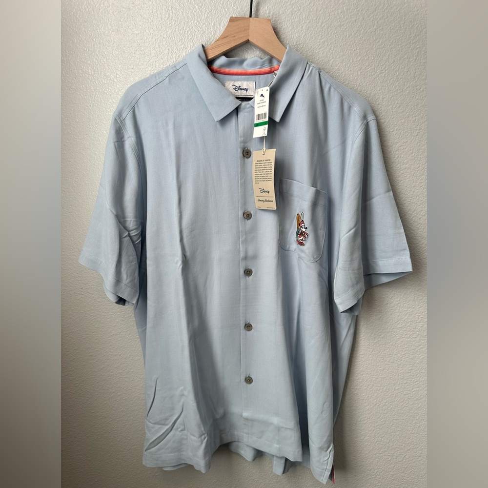 NWT. Disney x Tommy Bahama Holiday Embroidered Shirt – Light Blue – Men’s L